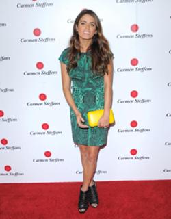 Nikki Reed feet photo thumbnail