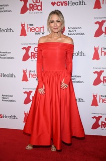 Jennie Garth feet photo thumbnail