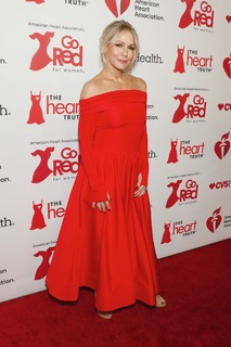 Jennie Garth feet photo thumbnail