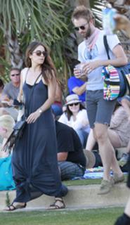 Nikki Reed feet photo thumbnail