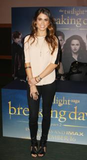Nikki Reed feet photo thumbnail
