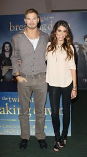 Nikki Reed feet photo thumbnail