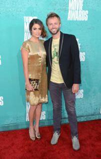 Nikki Reed feet photo thumbnail