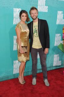 Nikki Reed feet photo thumbnail