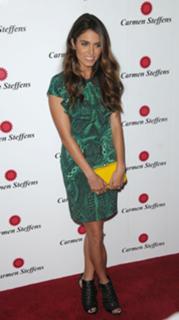 Nikki Reed feet photo thumbnail