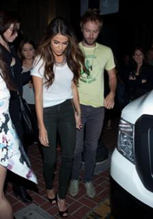 Nikki Reed feet photo thumbnail