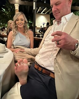 Kyle Unfug feet photo thumbnail
