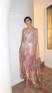 Taylor Hill feet photo thumbnail