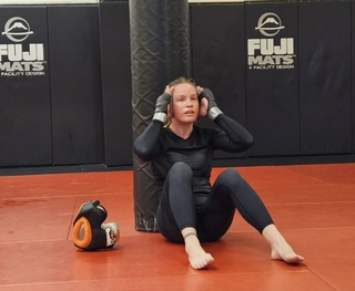 Valentina Shevchenko feet photo thumbnail