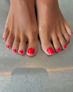 Lily Allen feet photo 5