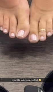Corinna Kopf feet photo thumbnail