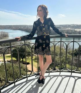 Anna Kendrick feet photo thumbnail