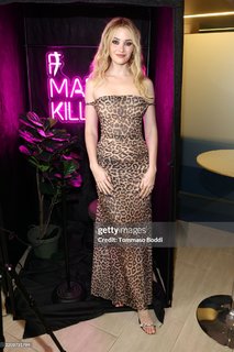 Virginia Gardner feet photo 4