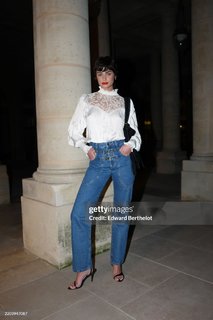Taylor Hill feet photo thumbnail