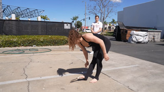 Sofie Dossi feet photo thumbnail