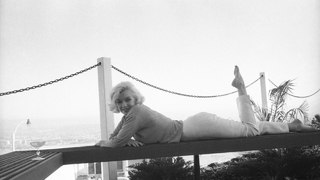 Marilyn Monroe feet photo thumbnail