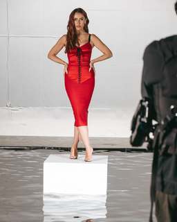 Hadise feet photo thumbnail