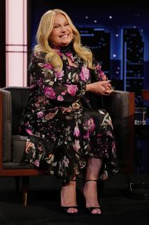 Jennifer Coolidge feet photo 5