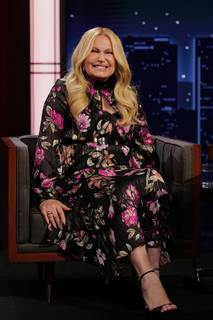 Jennifer Coolidge feet photo 4