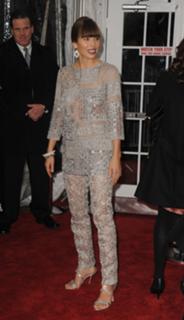 Jessica Biel feet photo thumbnail
