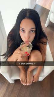 Scarlet Vas feet photo thumbnail