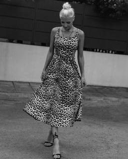 Fei Skorda feet photo thumbnail
