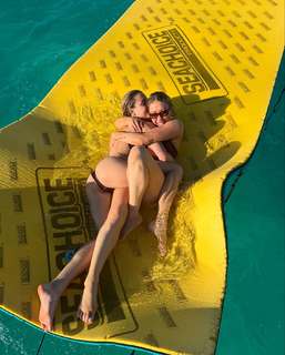 Charly Jordan feet photo thumbnail