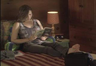 Elizabeth Olsen feet photo thumbnail
