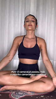 Larissa Manoela feet photo thumbnail