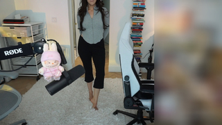 Imane Pokimane Anys feet photo thumbnail
