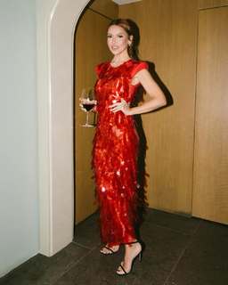 Hadise feet photo thumbnail
