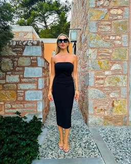 Hadise feet photo thumbnail