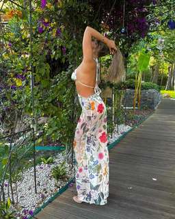 Hadise feet photo thumbnail