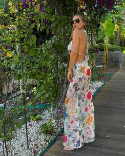 Hadise feet photo thumbnail