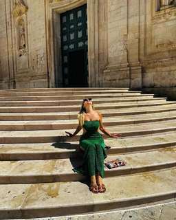 Hadise feet photo thumbnail