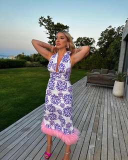 Hadise feet photo thumbnail