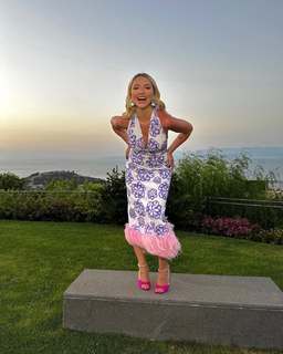 Hadise feet photo thumbnail
