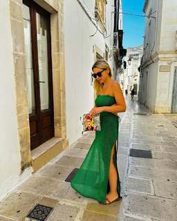 Hadise feet photo thumbnail
