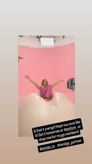Sydney Sweeney feet photo thumbnail