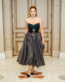 Hadise feet photo thumbnail