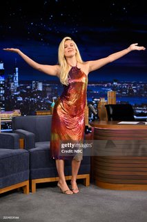 Millie Bobby Brown feet photo thumbnail