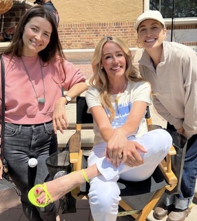 Cat Deeley feet photo thumbnail