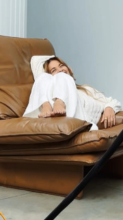Rita Ora feet photo thumbnail