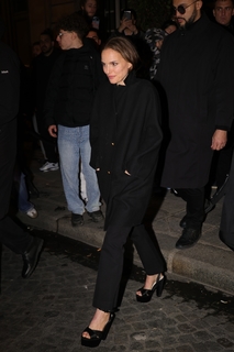 Natalie Portman feet photo thumbnail