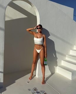 Kara Del Toro feet photo thumbnail