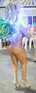 Paolla Oliveira feet photo thumbnail