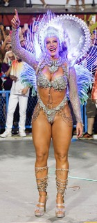 Paolla Oliveira feet photo thumbnail