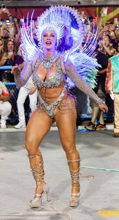 Paolla Oliveira feet photo thumbnail