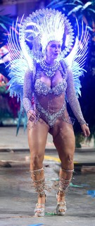 Paolla Oliveira feet photo thumbnail