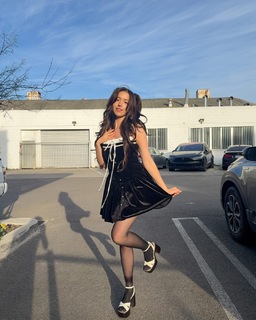 Imane Pokimane Anys feet photo thumbnail